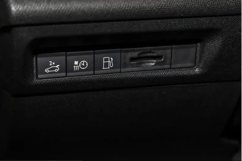 Peugeot 408 din 2023 cu 24.587 km - oferta PEU225257 - foto 15