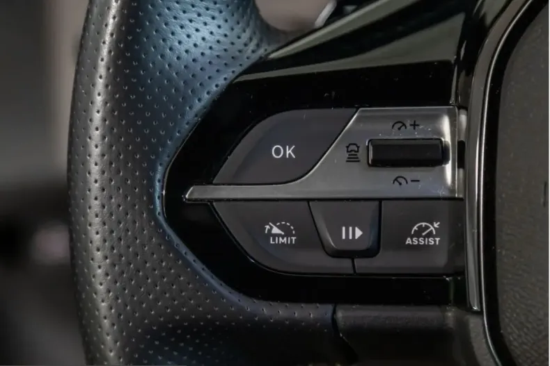 Peugeot 408 din 2023 cu 24.587 km - oferta PEU225257 - foto 18