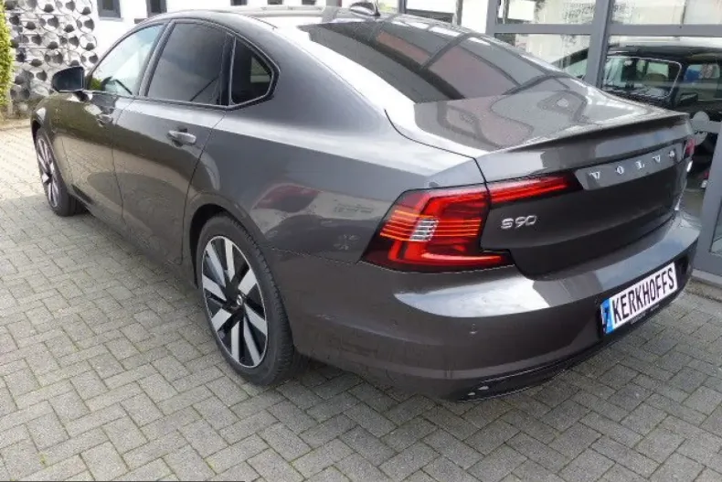 Volvo S90 din 2024 cu 25.000 km - oferta VOL225258 - foto 3