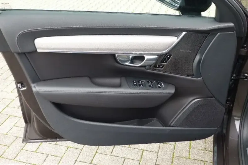Volvo S90 din 2024 cu 25.000 km - oferta VOL225258 - foto 4