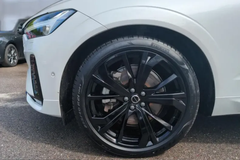 Volvo XC60 din 2025 cu 21.400 km - oferta VOL225262 - foto 8