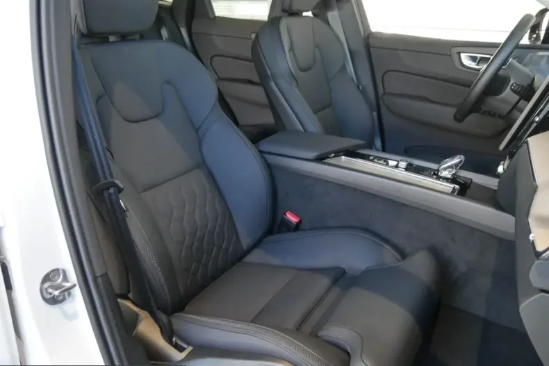 Volvo XC60 din 2025 cu 26.492 km - oferta VOL225263 - foto 6