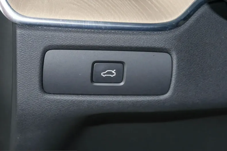 Volvo XC60 din 2025 cu 26.492 km - oferta VOL225263 - foto 13