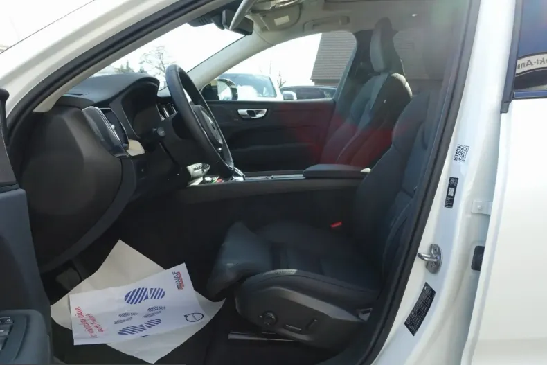 Volvo XC60 din 2025 cu 19.200 km - oferta VOL225264 - foto 8