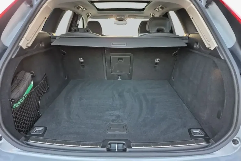 Volvo XC60 din 2025 cu 19.431 km - oferta VOL225265 - foto 8