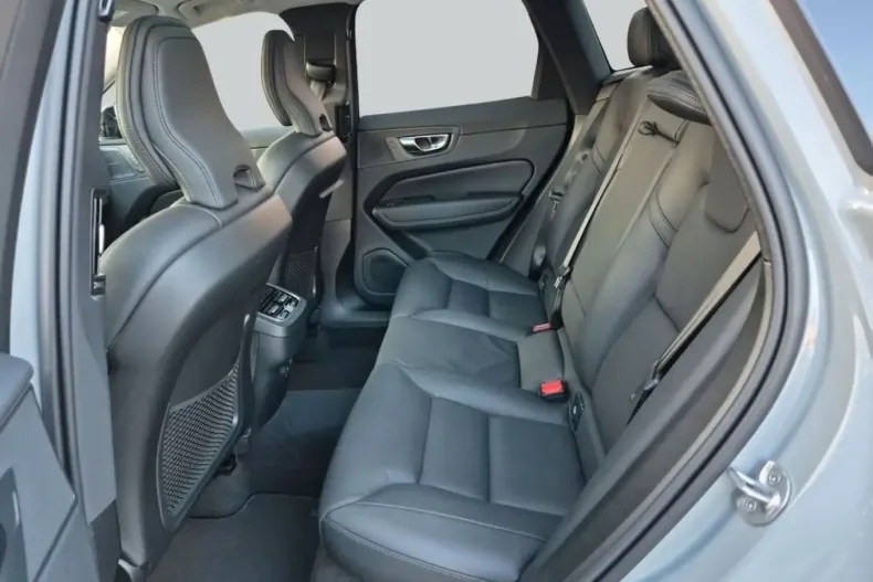 Volvo XC60 din 2025 cu 19.431 km - oferta VOL225265 - foto 10