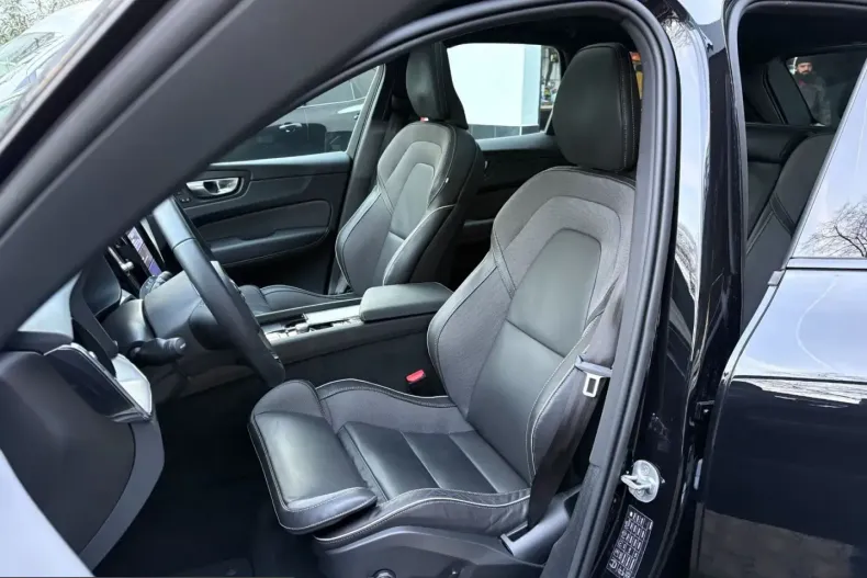 Volvo XC60 din 2025 cu 22.417 km - oferta VOL225267 - foto 10