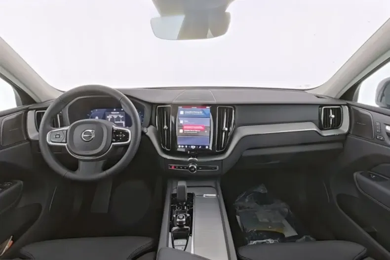 Volvo XC60 din 2025 cu 26.087 km - oferta VOL225270 - foto 5
