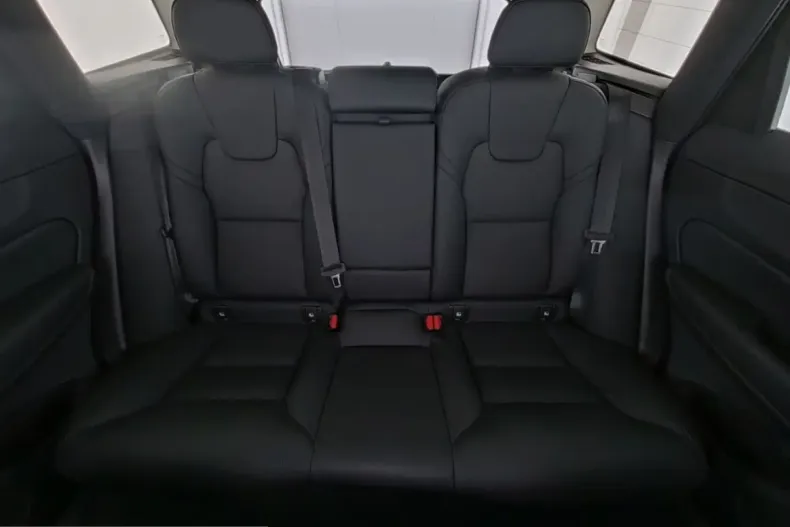 Volvo XC60 din 2025 cu 26.087 km - oferta VOL225270 - foto 13