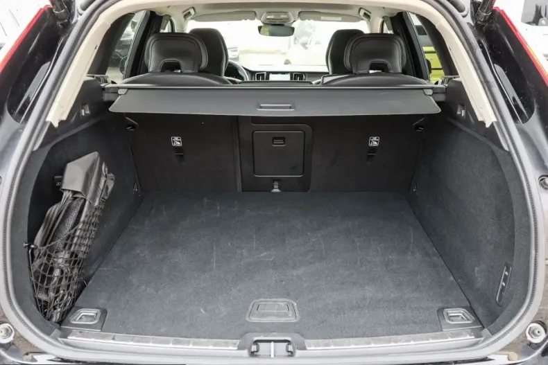Volvo XC60 din 2025 cu 27.935 km - oferta VOL225271 - foto 9