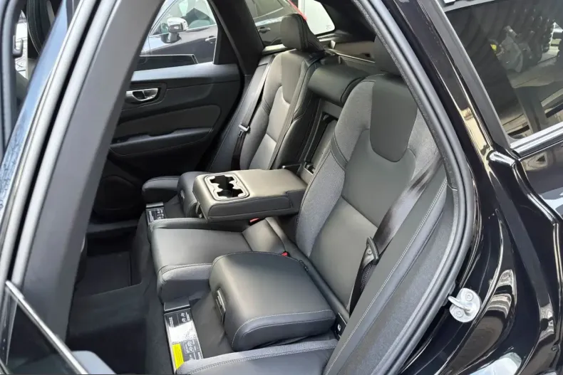 Volvo XC60 din 2025 cu 25.873 km - oferta VOL225275 - foto 11