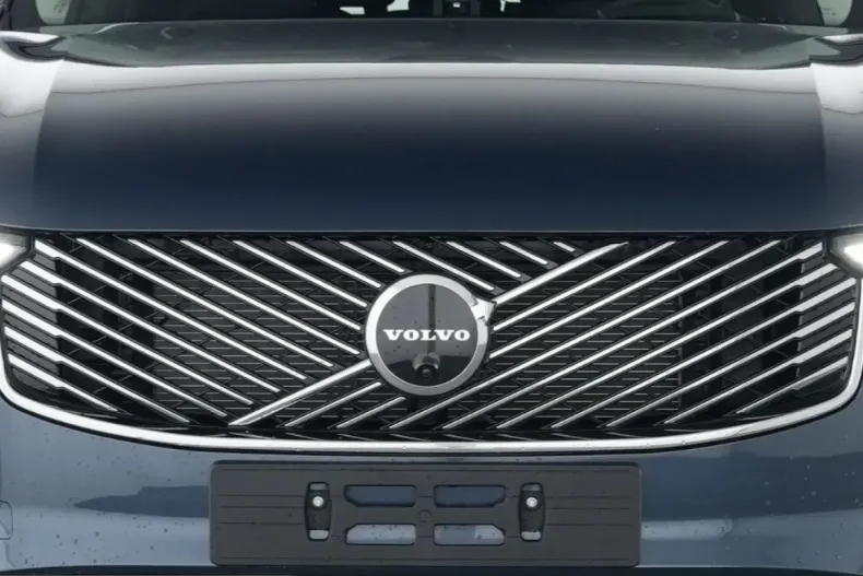 Volvo XC90 din 2025 cu 23.600 km - oferta VOL225278 - foto 2