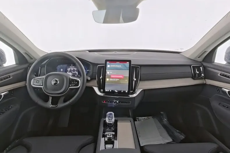 Volvo XC90 din 2025 cu 23.600 km - oferta VOL225278 - foto 9