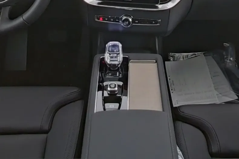 Volvo XC90 din 2025 cu 23.600 km - oferta VOL225278 - foto 10
