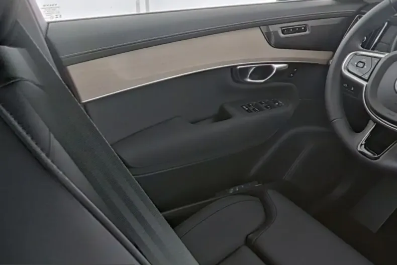 Volvo XC90 din 2025 cu 23.600 km - oferta VOL225278 - foto 12