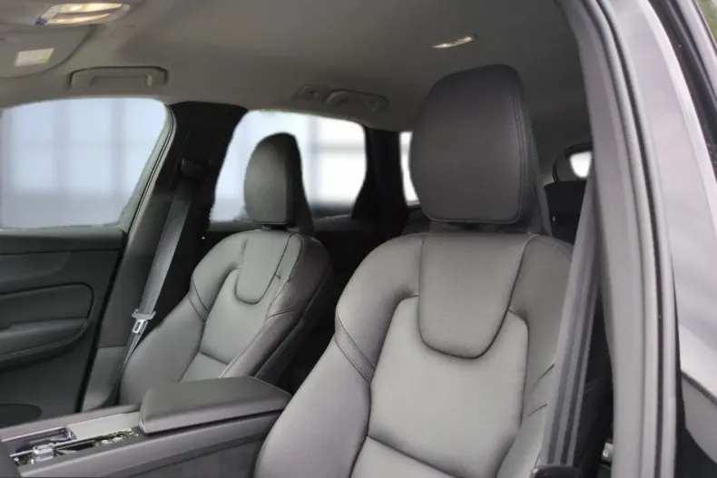 Volvo XC60 din 2025 cu 21.500 km - oferta VOL225279 - foto 8