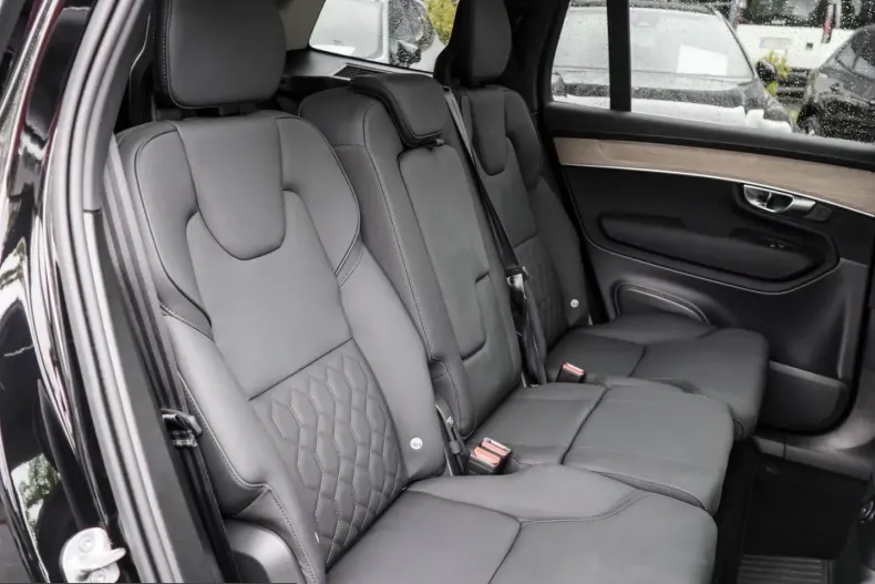Volvo XC90 din 2025 cu 23.100 km - oferta VOL225280 - foto 4