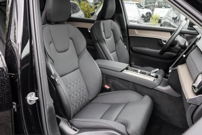Volvo XC90 din 2025 cu 23.100 km - oferta VOL225280 - foto 6