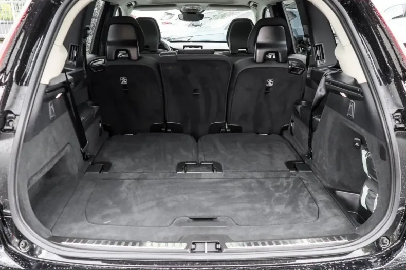 Volvo XC90 din 2025 cu 23.100 km - oferta VOL225280 - foto 9