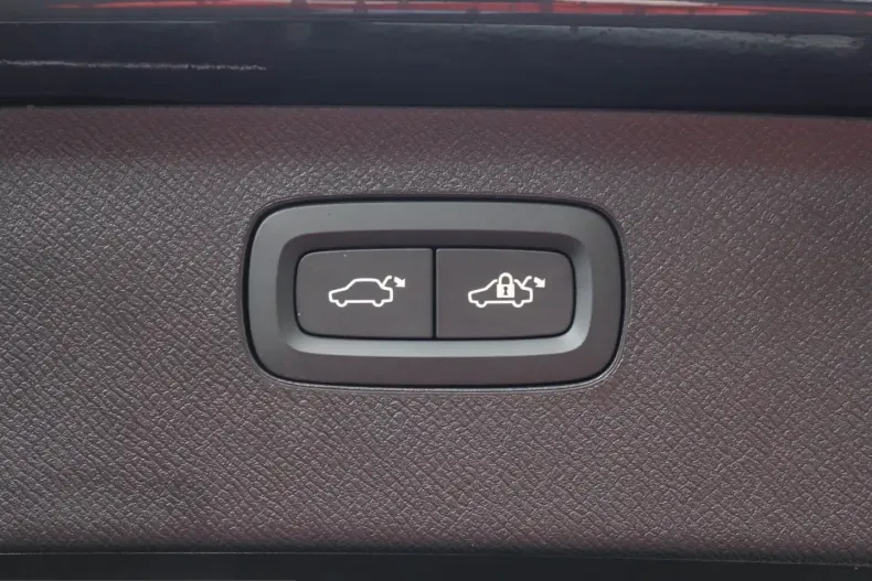 Volvo XC90 din 2025 cu 23.100 km - oferta VOL225280 - foto 15