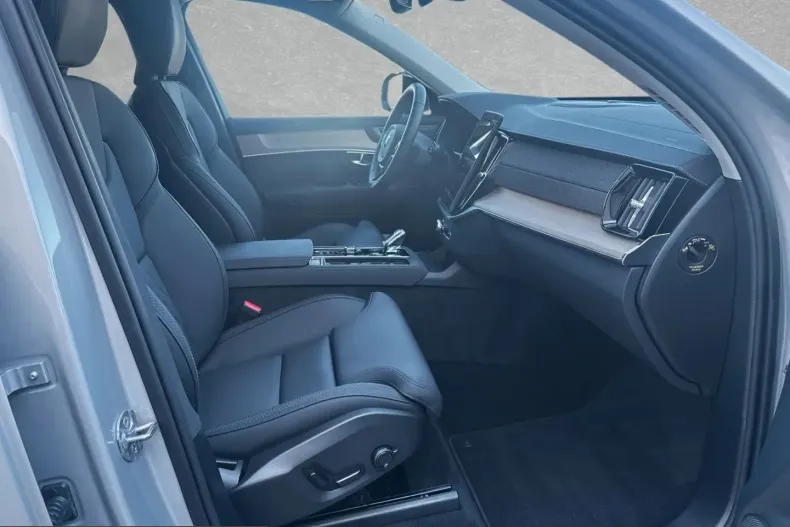 Volvo XC90 din 2025 cu 21.000 km - oferta VOL225283 - foto 4
