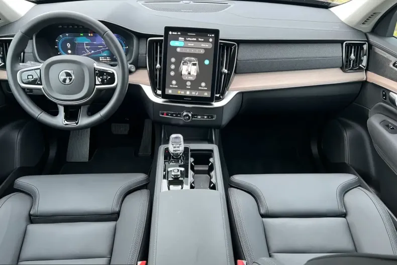 Volvo XC90 din 2025 cu 25.103 km - oferta VOL225284 - foto 13