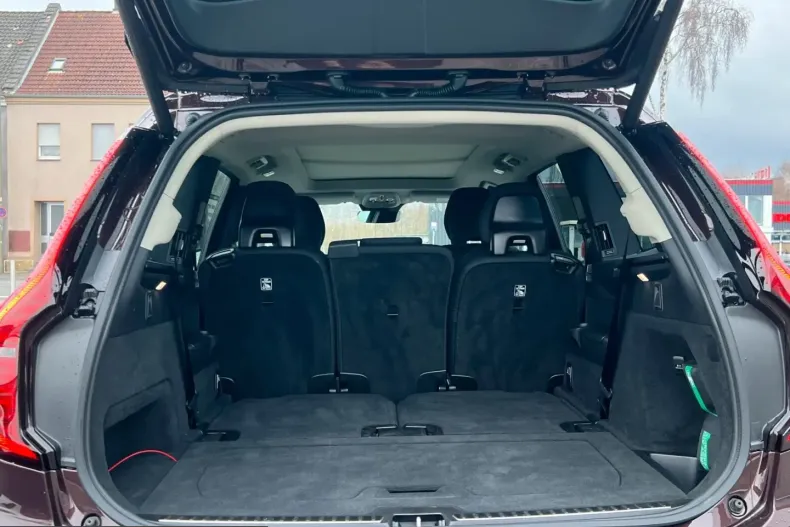 Volvo XC90 din 2025 cu 25.103 km - oferta VOL225284 - foto 14