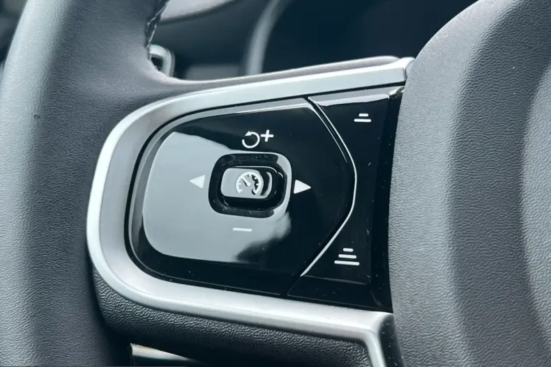 Volvo XC90 din 2025 cu 25.103 km - oferta VOL225284 - foto 20