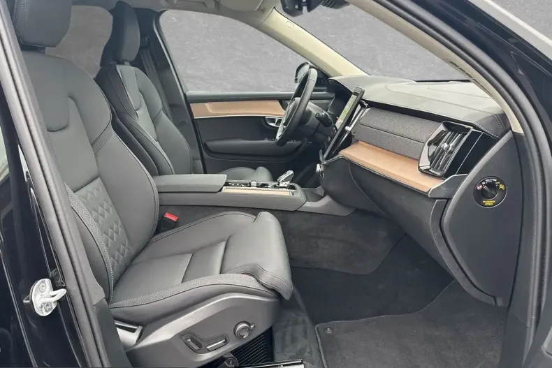 Volvo XC90 din 2025 cu 15.000 km - oferta VOL225285 - foto 4