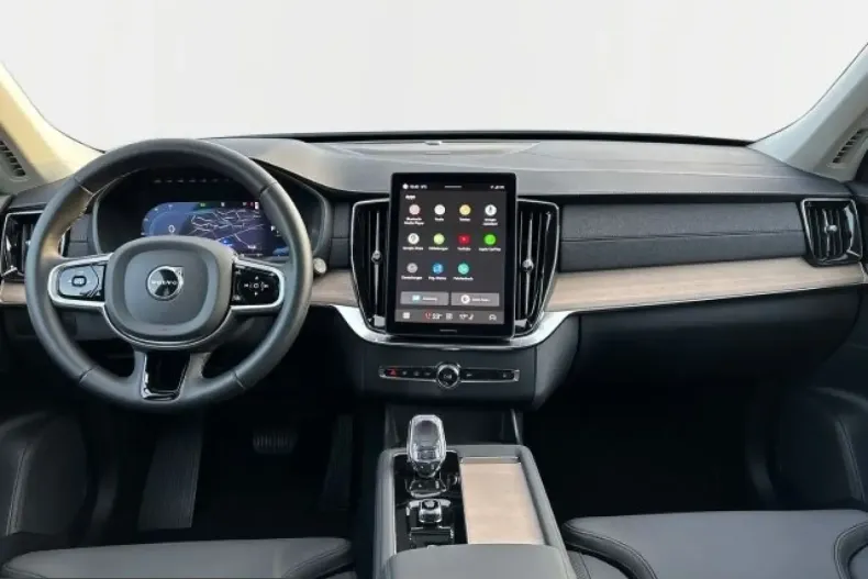Volvo XC90 din 2025 cu 22.500 km - oferta VOL225286 - foto 4