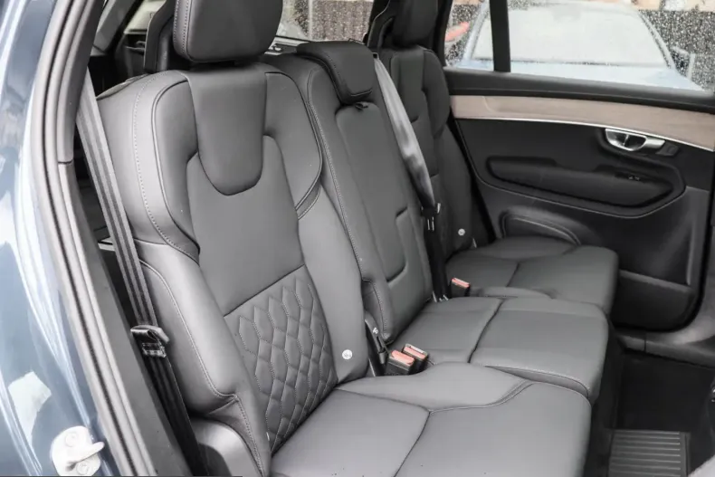 Volvo XC90 din 2025 cu 20.015 km - oferta VOL225287 - foto 4
