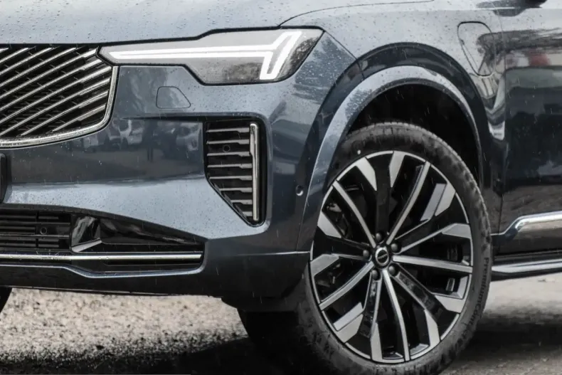 Volvo XC90 din 2025 cu 20.015 km - oferta VOL225287 - foto 5