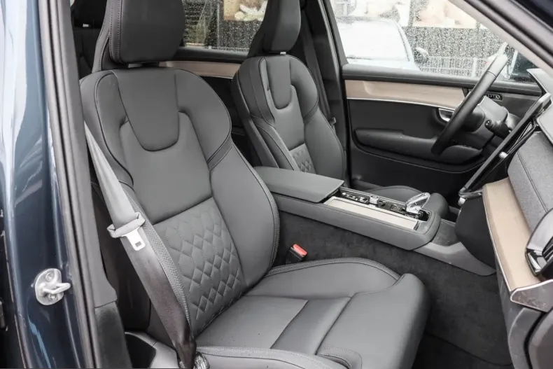 Volvo XC90 din 2025 cu 20.015 km - oferta VOL225287 - foto 6