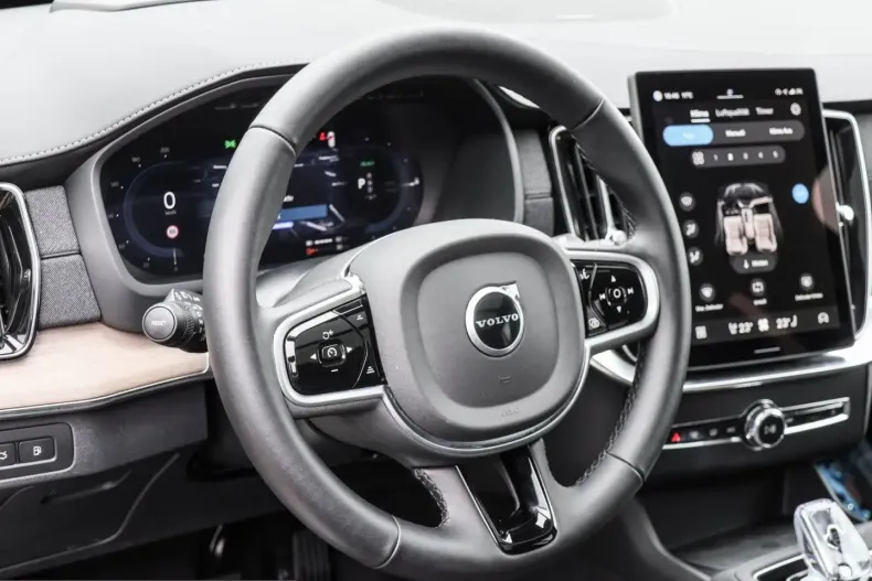 Volvo XC90 din 2025 cu 20.015 km - oferta VOL225287 - foto 8