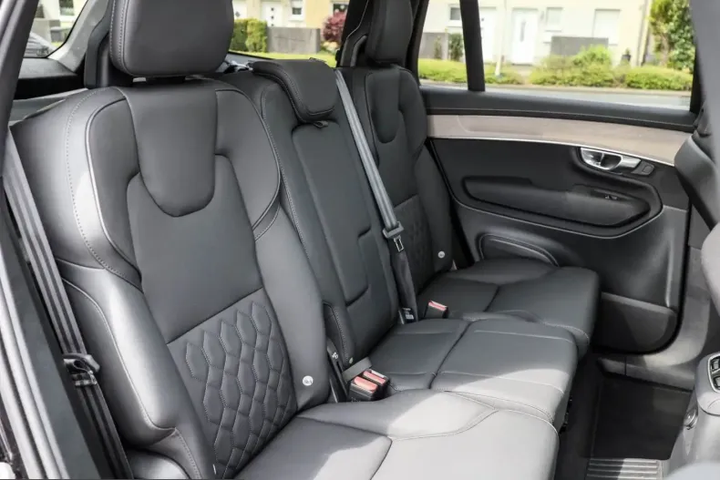 Volvo XC90 din 2025 cu 23.095 km - oferta VOL225288 - foto 4