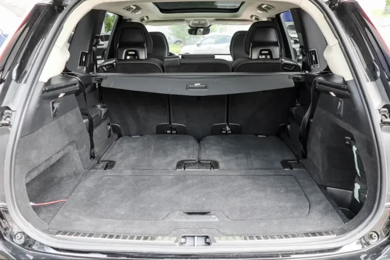 Volvo XC90 din 2025 cu 23.095 km - oferta VOL225288 - foto 9