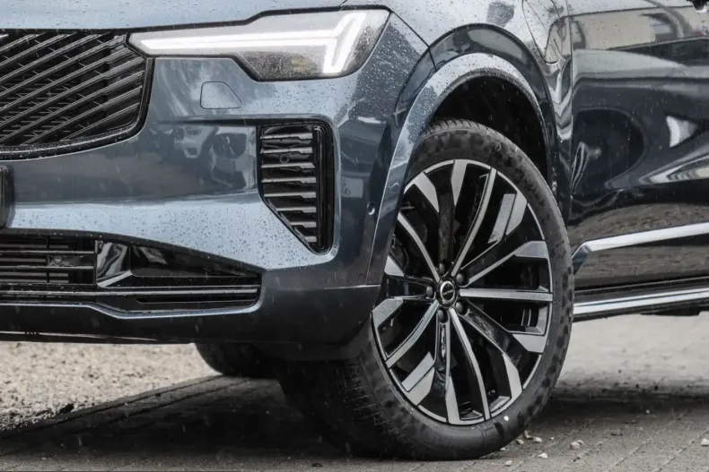 Volvo XC90 din 2025 cu 25.350 km - oferta VOL225289 - foto 5