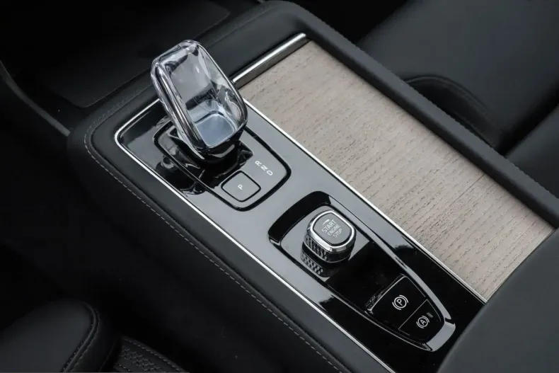 Volvo XC90 din 2025 cu 25.350 km - oferta VOL225289 - foto 9