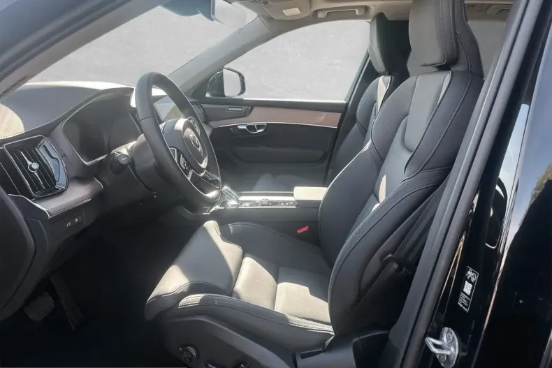 Volvo XC90 din 2025 cu 27.000 km - oferta VOL225290 - foto 3