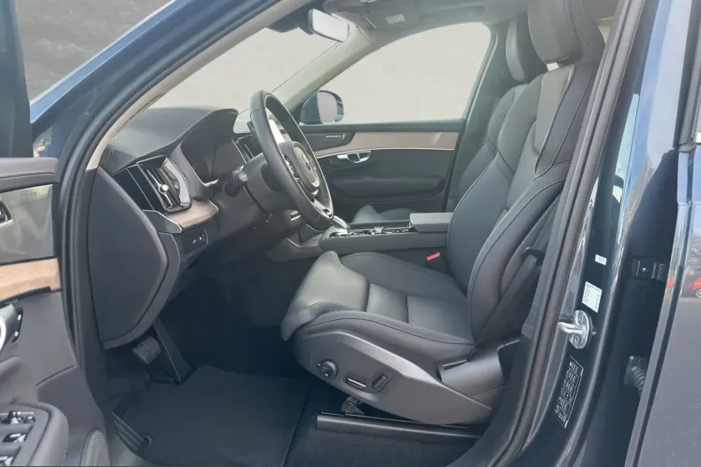 Volvo XC90 din 2025 cu 24.500 km - oferta VOL225291 - foto 3