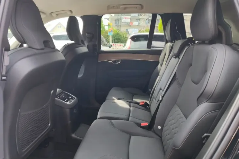 Volvo XC90 din 2025 cu 25.039 km - oferta VOL225292 - foto 11