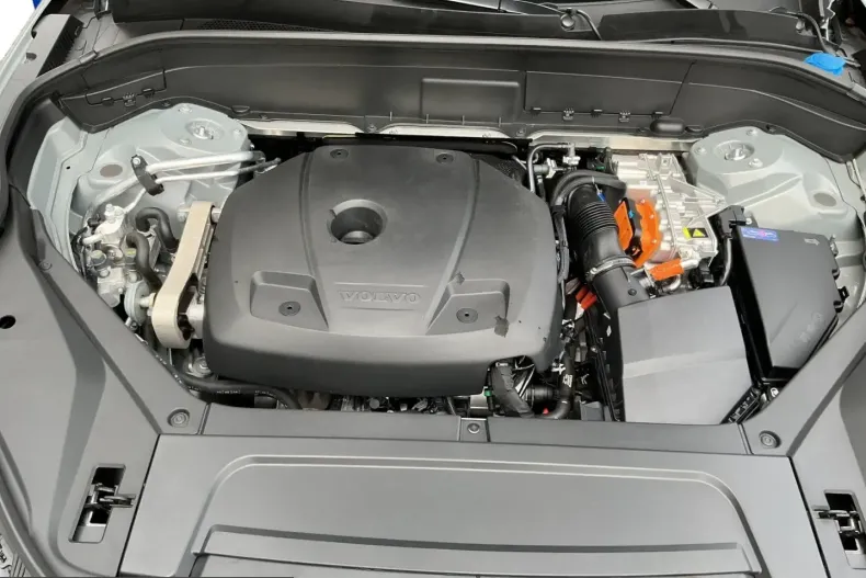 Volvo XC90 din 2025 cu 23.342 km - oferta VOL225298 - foto 5