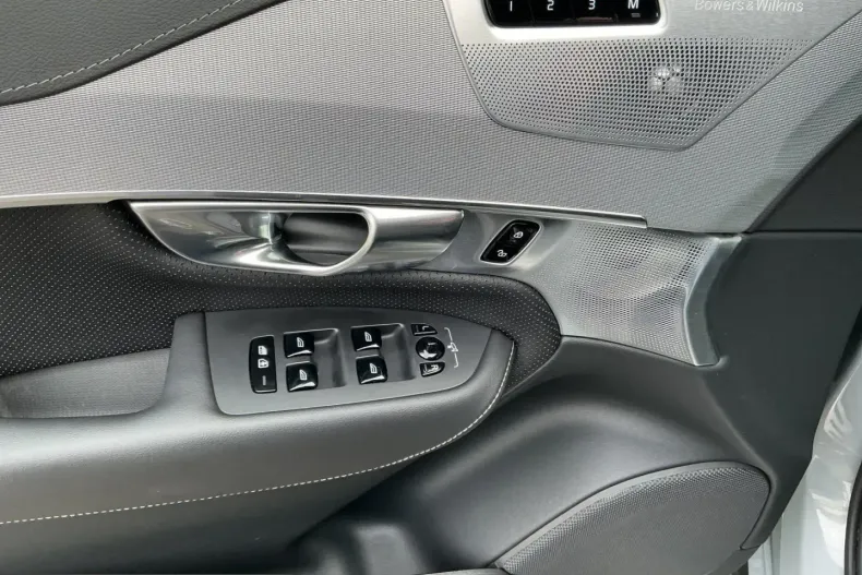 Volvo XC90 din 2025 cu 23.342 km - oferta VOL225298 - foto 7
