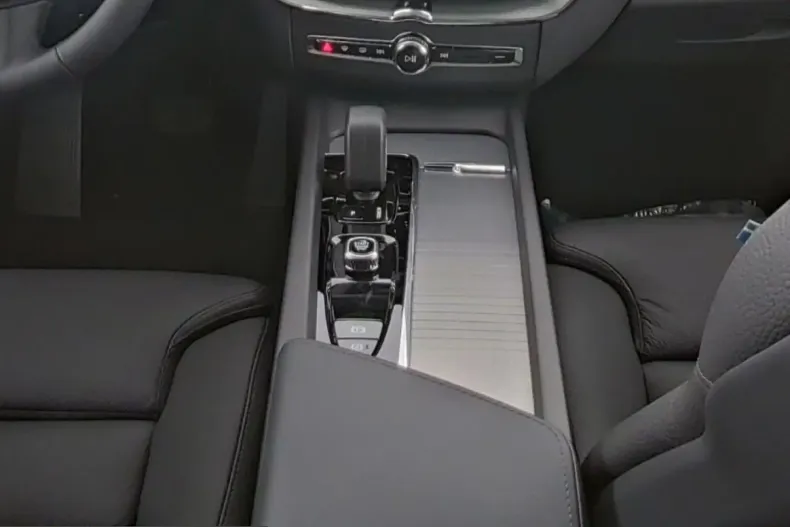 Volvo XC60 din 2025 cu 22.096 km - oferta VOL225300 - foto 6