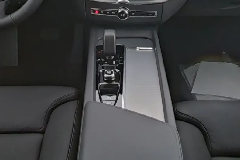Volvo XC60 din 2025 cu 25.957 km - oferta VOL225301 - foto 6