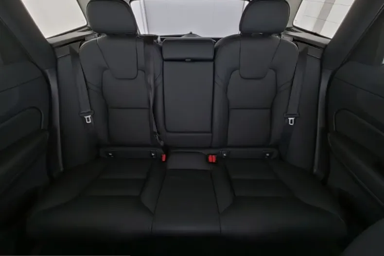 Volvo XC60 din 2025 cu 25.957 km - oferta VOL225301 - foto 13