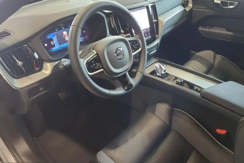Volvo XC60 din 2025 cu 43.490 km - oferta VOL225303 - foto 7