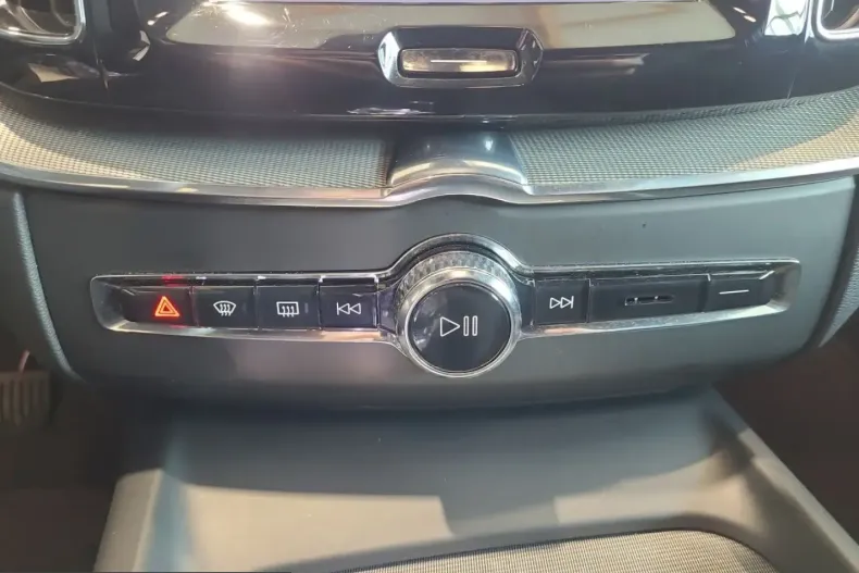 Volvo XC60 din 2025 cu 43.490 km - oferta VOL225303 - foto 17