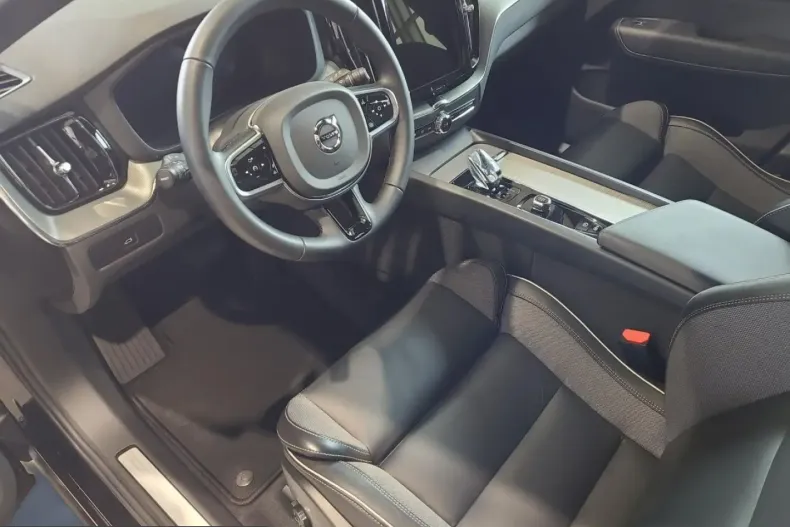Volvo XC60 din 2025 cu 40.300 km - oferta VOL225304 - foto 7