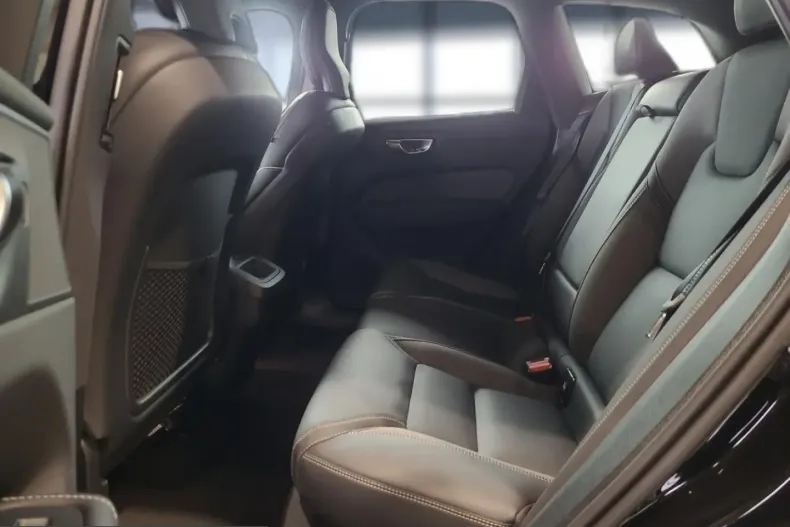 Volvo XC60 din 2025 cu 40.300 km - oferta VOL225304 - foto 9